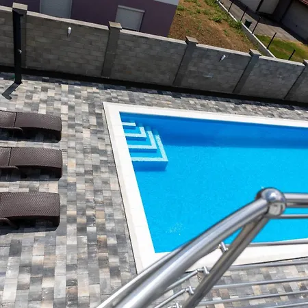 Vila Villa Aljosa Ivisovo Greblje